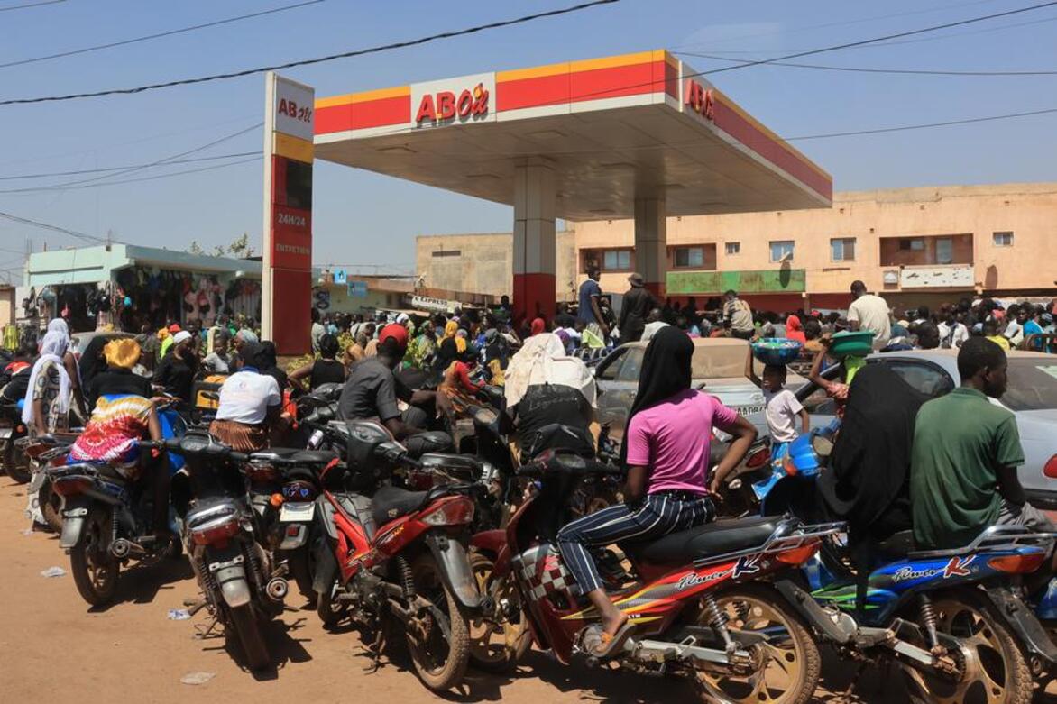(Hello Africa) Fuel shortage deepens multi-sector crisis gripping Mali