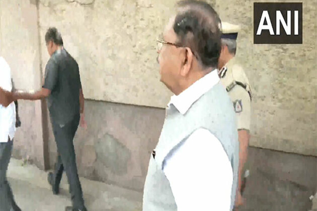 Karnataka Home Minister G Parameshwara inspects stampede site at Chinnaswamy Stadium; to meet senior police officials