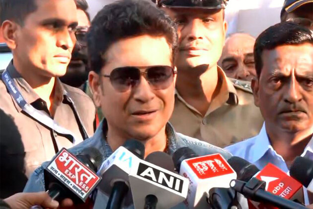 Sachin Tendulkar casts vote in BMC polls
