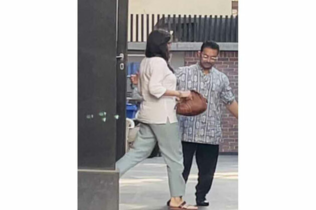 Aamir Khan, his girlfriend Gauri Spratt spotted holding hands at event in China