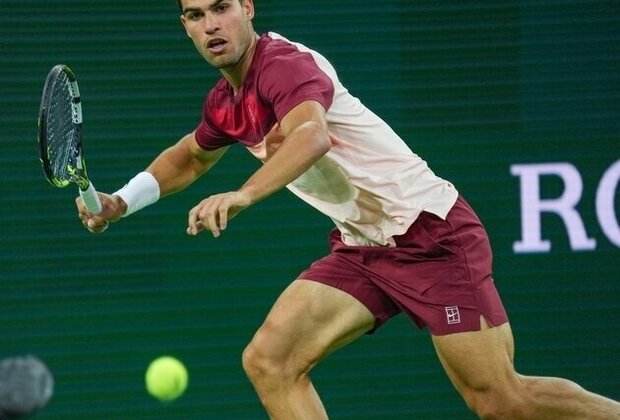 Carlos Alcaraz charges into Indian Wells quarterfinals