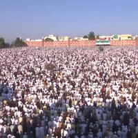 MP: A large number of people offer namaz at Eidgah in Bhopal on Eid-ul-Fitr