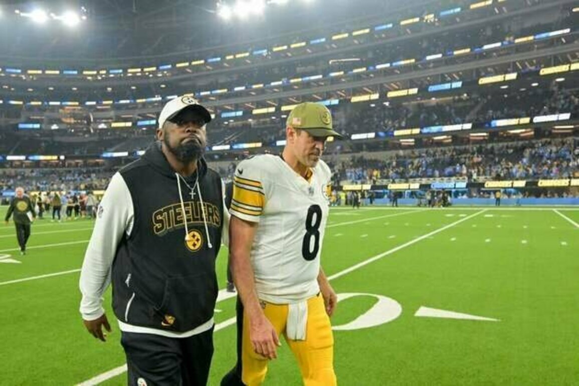 Steelers QB Aaron Rodgers (wrist) joins Thursday practice