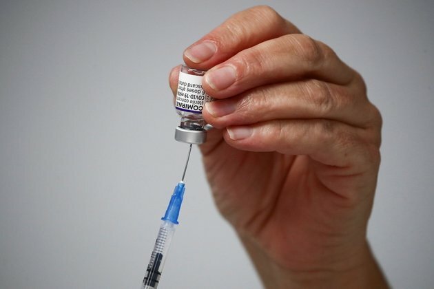 EU to tighten travel rules, bar unvaxxed from bloc