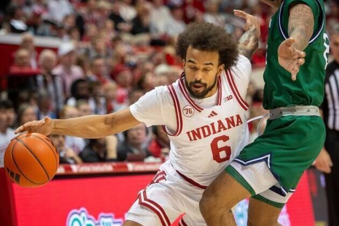 Strong first half is enough for Indiana to topple Chicago State