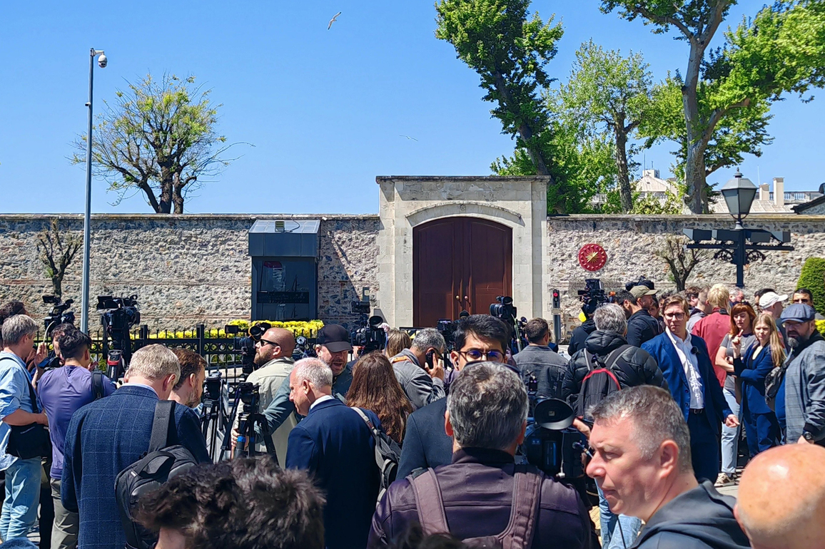 TRKIYE-ISTANBUL-RUSSIA-UKRAINE TALKS-JOURNALISTS WAITING