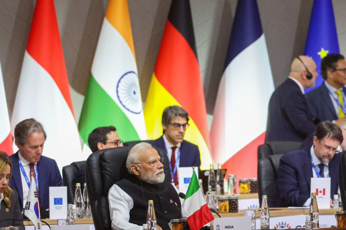 PM Modi calls to "revisit development parameters" at G20 Summit