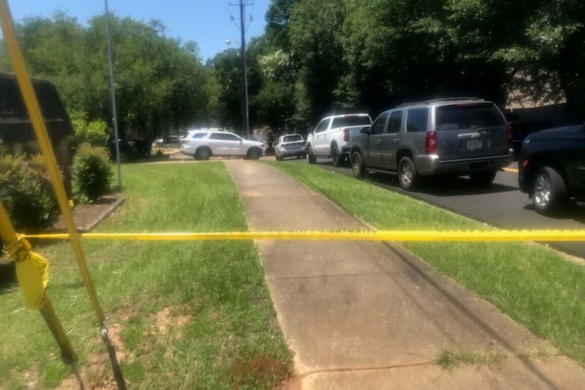 Heavy law enforcement presence on Upper Wetumpka Road in Montgomery - WAKA 8