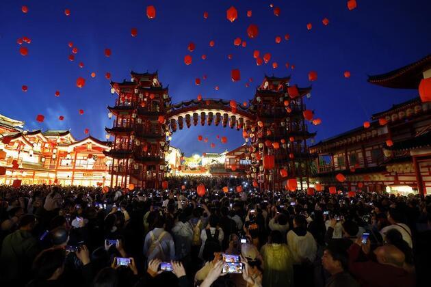 Update: China's May Day holiday trips, spending both rise year on year