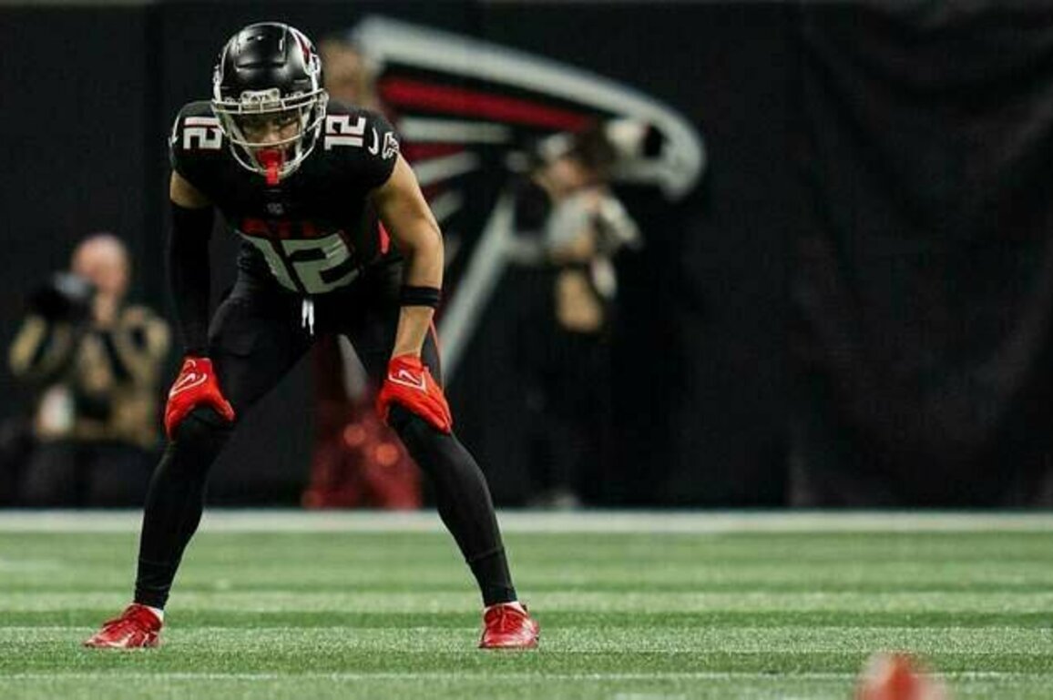 Falcons re-sign WR KhaDarel Hodge