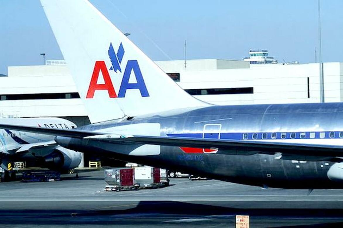 American Airlines' cash flow positive for first time since Covid