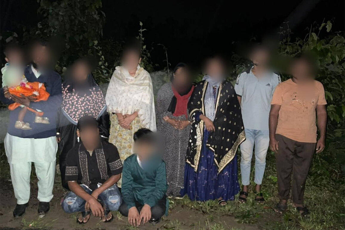 Assam Police push back 10 illegal Bangladeshi infiltrators
