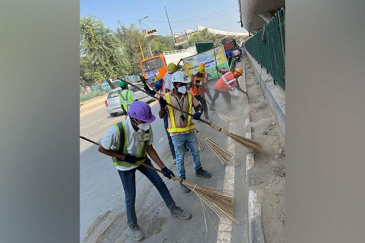 DMRC employees participate in Swachhta Hi Sewa campaign, sweep 90 locations clean