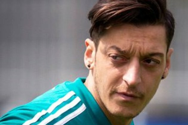 Bierhoff admits mistakes over Ozil affair