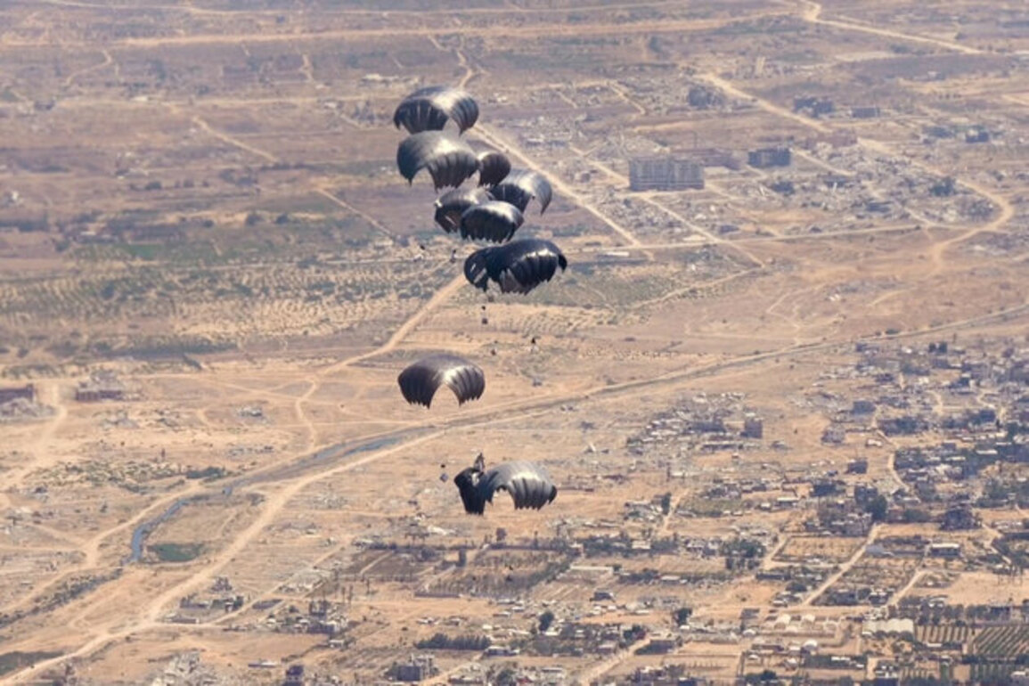 UAE conducts 62nd airdrop as part of 'Birds of Goodness' operation, delivers 40 food trucks into Gaza