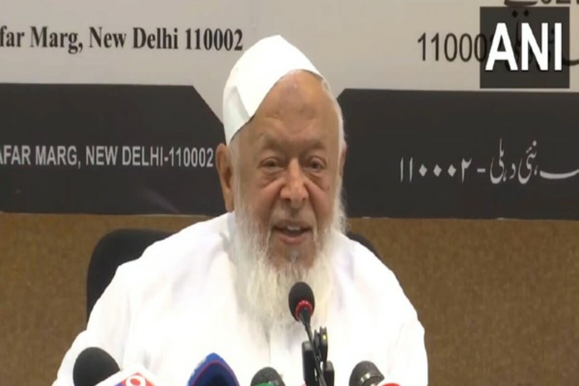 "We stand shoulder to shoulder": Jamiat Ulama-i-Hind backs armed forces, urges unity amid border tensions