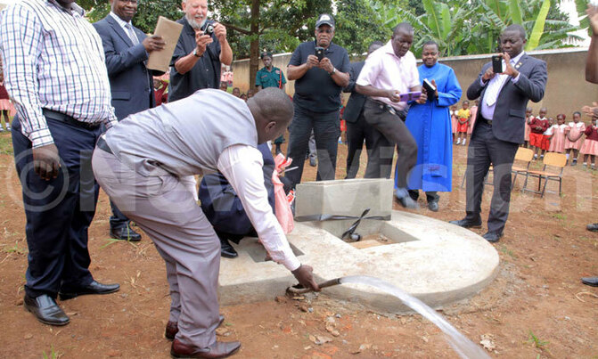 UNAA donates well to Ugandan school UNAA donates well to Ugandan school