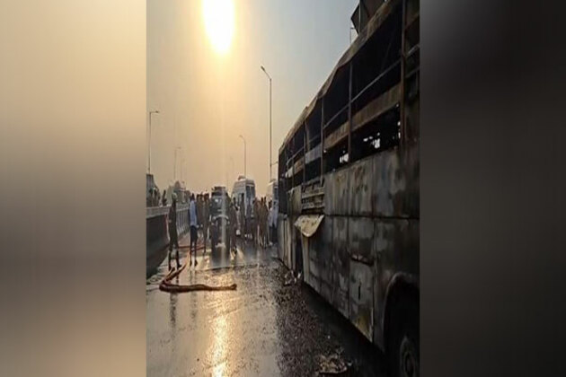Lucknow: 5 killed, including 2 children, as bus catches fire