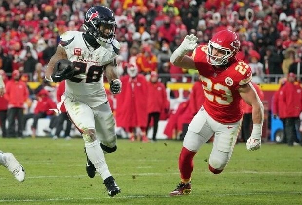 NFL rescinds fine for Texans RB Joe Mixon after misattributed quote