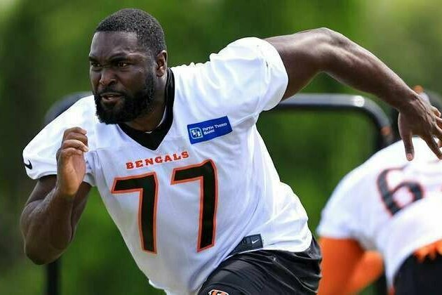 Cowboys sign former Browns OL Hakeem Adeniji