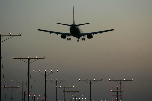 5G rollout in US downscaled over flight safety concerns