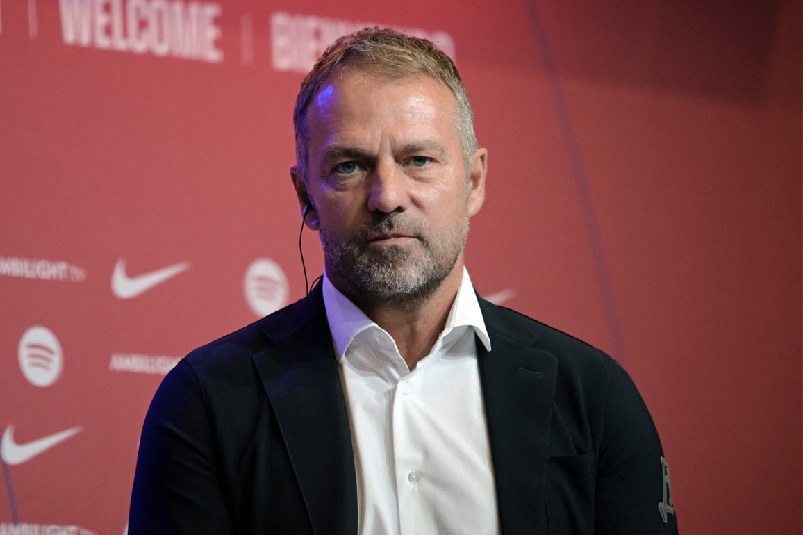 Barcelona extend condolences to Hansi Flick after father's passing