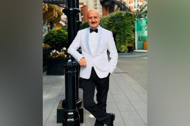 Anupam Kher sends heartfelt Ganesh Chaturthi wishes, prays for "peace and happiness"