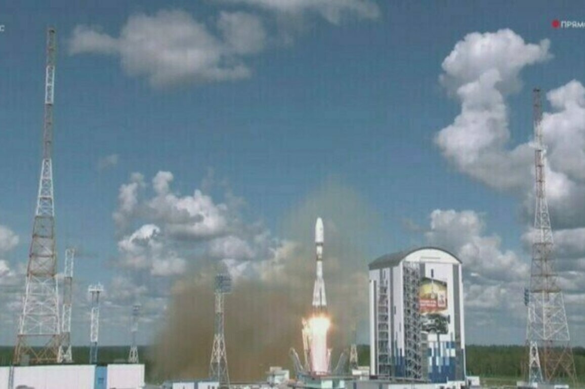 Russia launches Iranian satellite into orbit 
