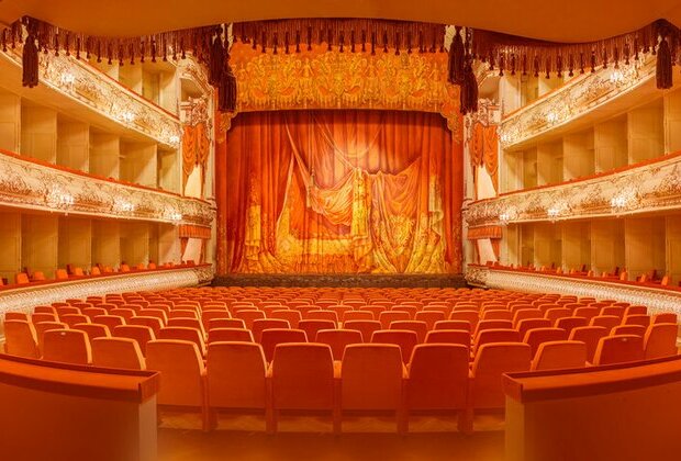 10 major theaters of St. Petersburg