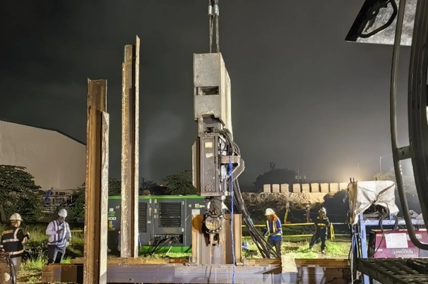 Bauer Philippines carrying out field trials for the Valenzuela depot diaphragm wall along the Tullahan River 