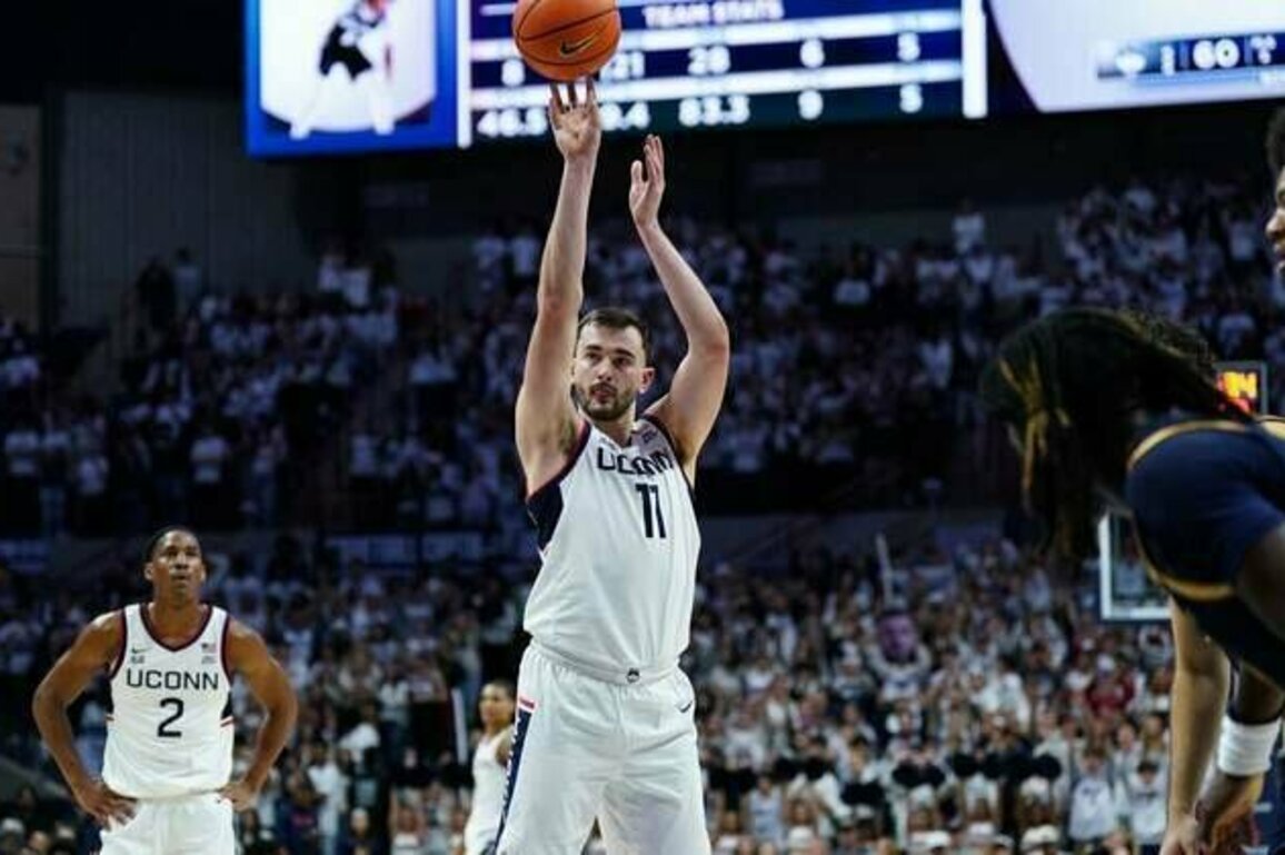 No. 4 UConn wants to shake off 'painful' effort, faces UMass Lowell