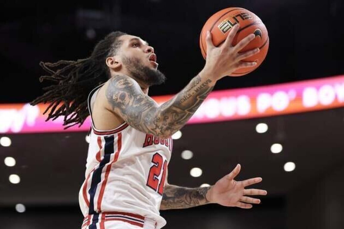 No. 7 Houston visits Oklahoma State, as Cougars eye Big 12 position