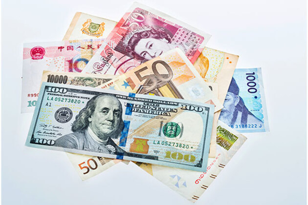 India's forex reserves decline sharply by $9.3 billion to $689 billion