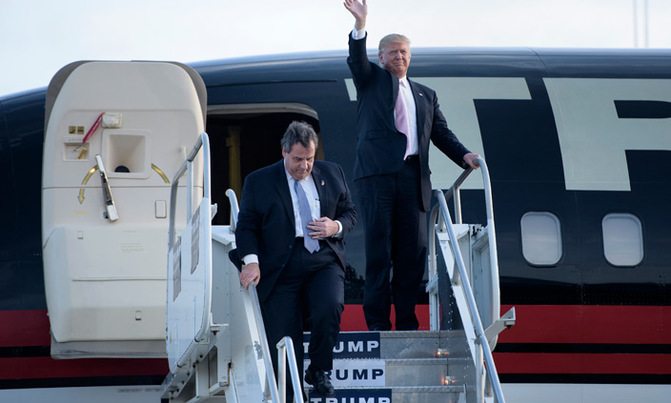 Big Trump, Clinton wins bring US election showdown closer Big Trump, Clinton wins bring US election showdown closer