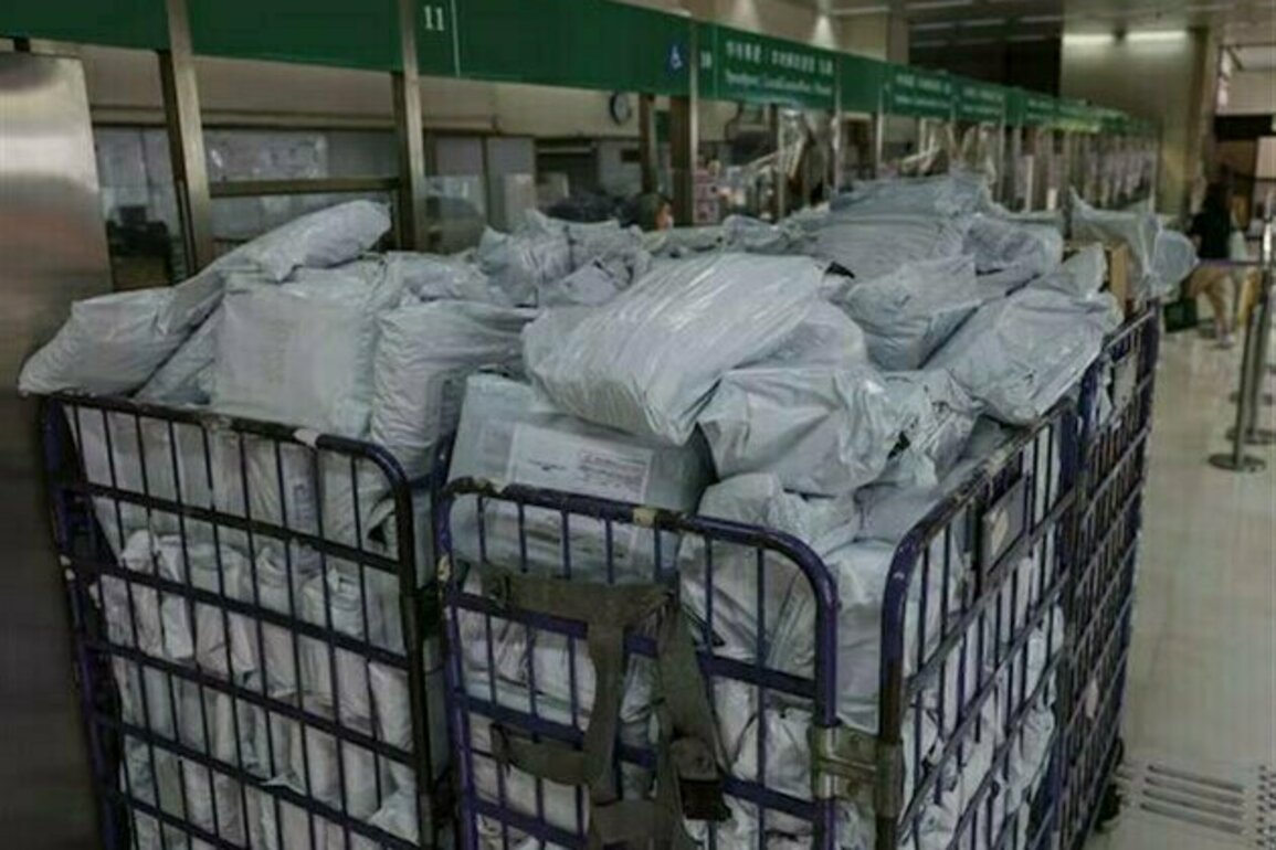 US Tariff Hike on Chinese Goods Sparks Market Exodus, Price Surges