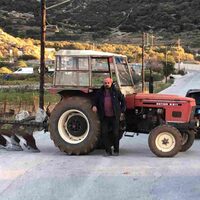 Only farmer with tractor on Amorgos sets his own protest blockade