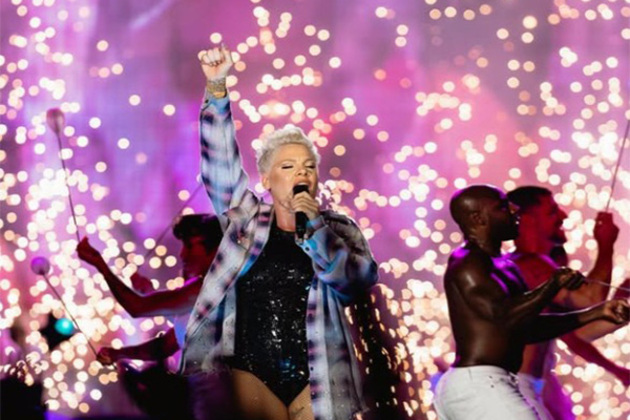 "Everything is going well": Singer Pink shares she contracted E. coli, shares photo with IV