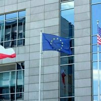 How pro-Europe, pro-US Poland offers the EU a model for how to handle Trump