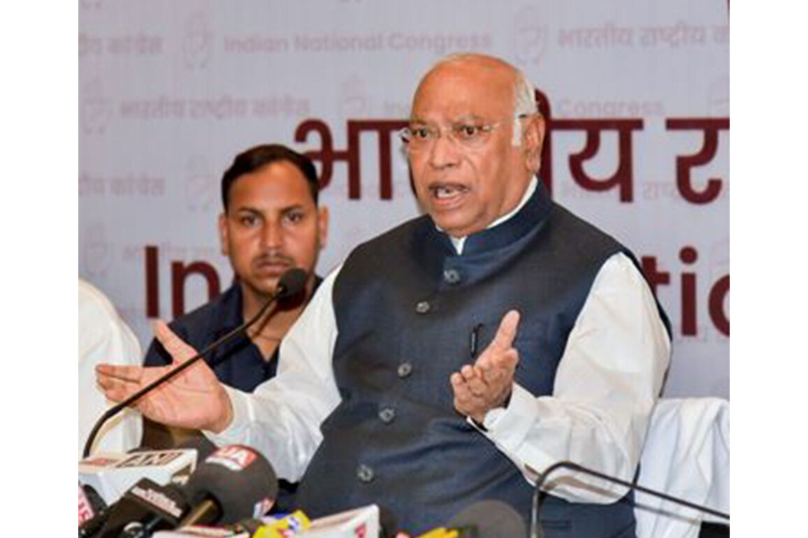 "Vote without fear or hesitation": Cong chief Kharge urges Bengal to choose progress in phase-2 polling
