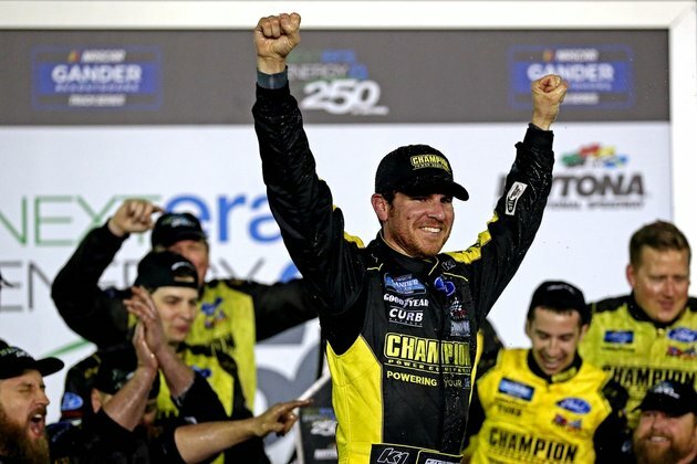 Enfinger wins nail-biter in Trucks Series opener at Daytona