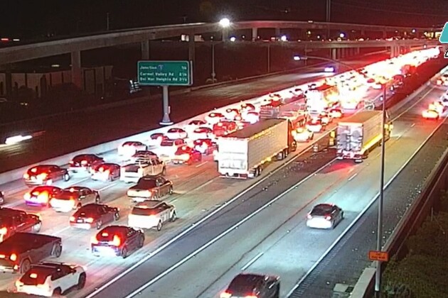 Possible freeway jumper closes traffic on I-5 northbound in Del Mar