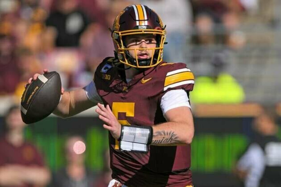 Drake Lindsey powers Minnesota past Rutgers