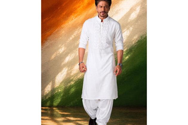 "Proud to be an Indian and love being one": Shah Rukh Khan extends Independence Day greetings
