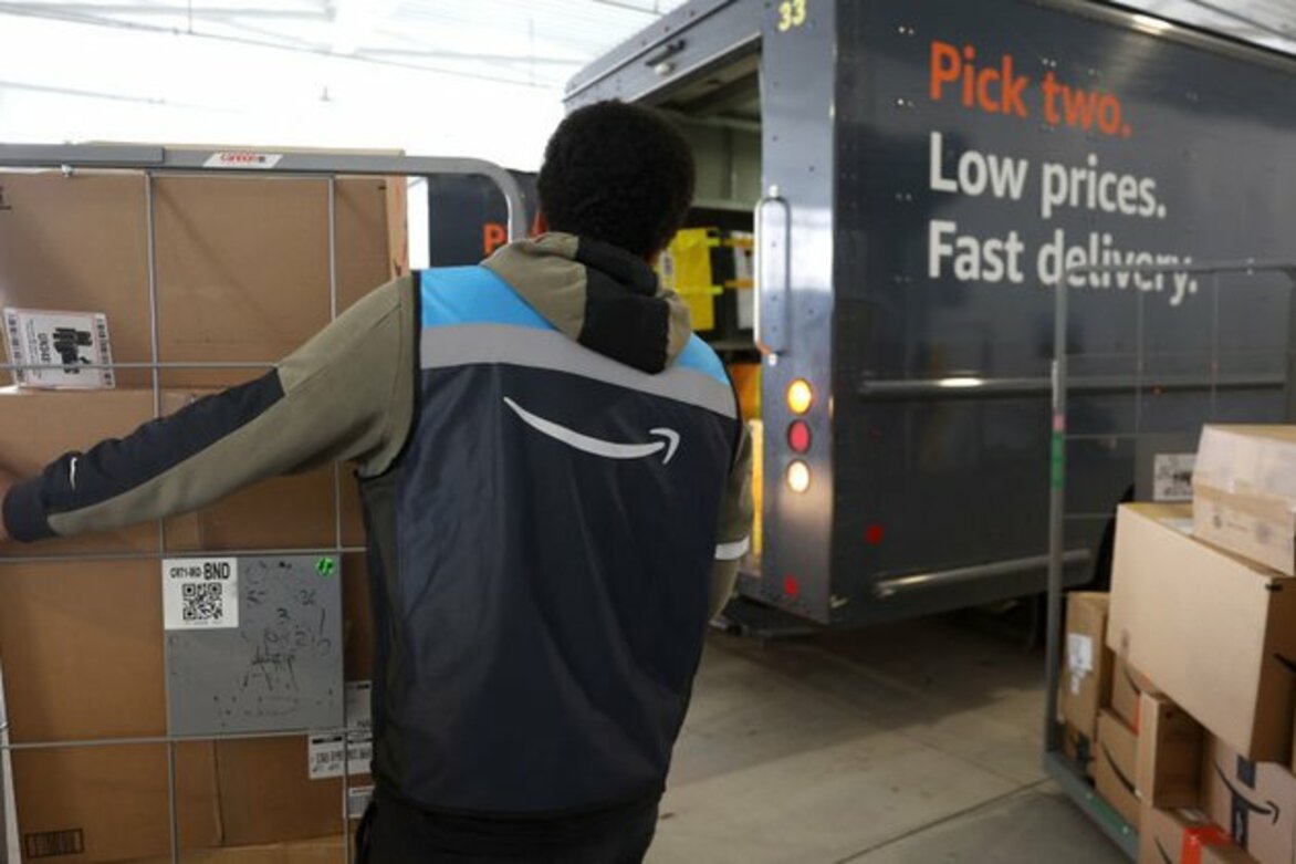 Amazon slashes more jobs