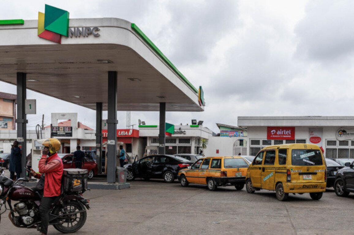 Nigeria reviews oil, market exposure amid rising Middle East tension