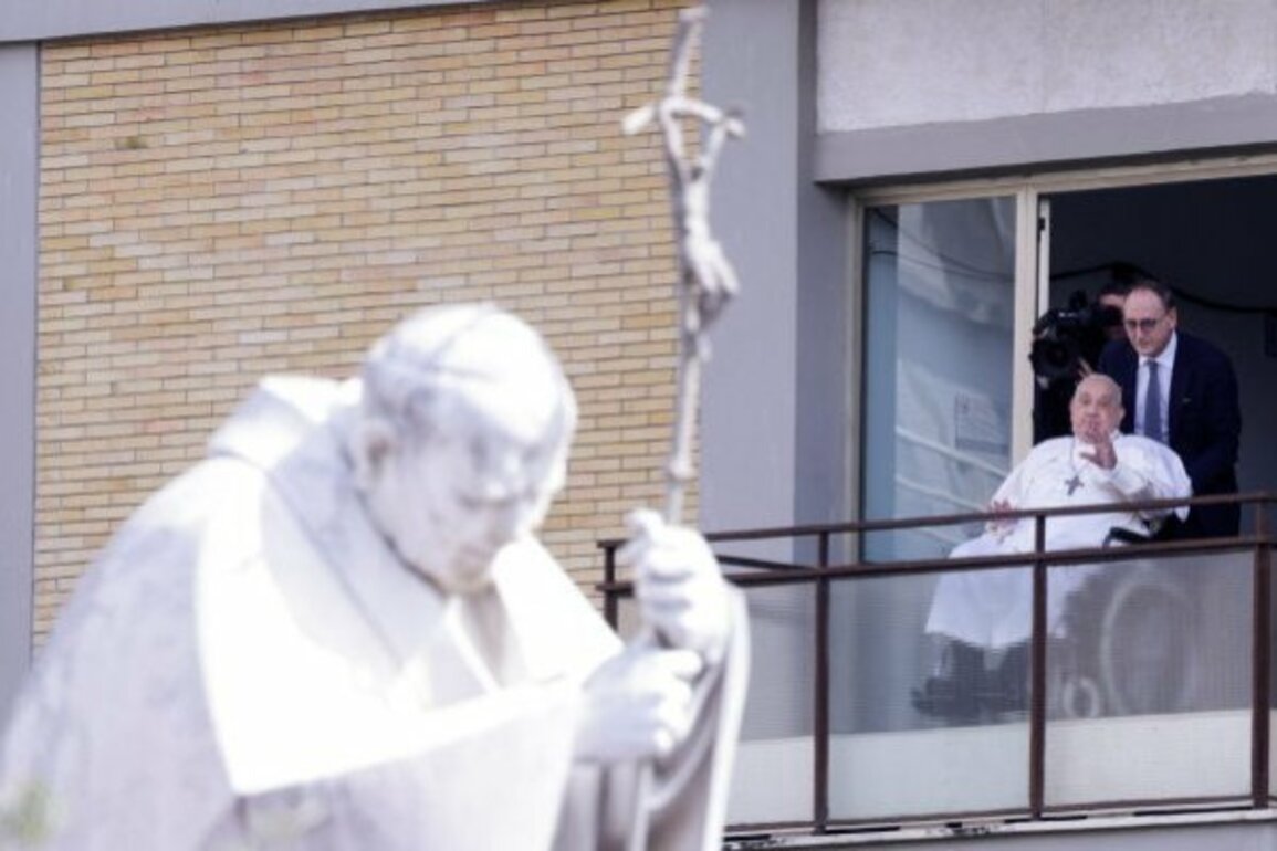 Papa Francisco reaparece en pblico y recibe el alta mdica - Diario Financiero