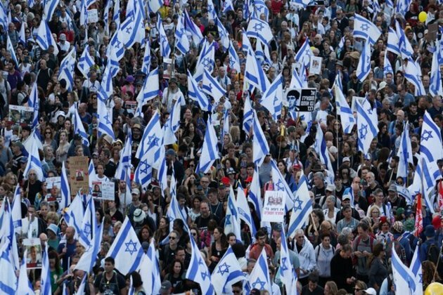 Israel-Hamas war: 30,000 people join families of Israeli hostages on final march to Jerusalem