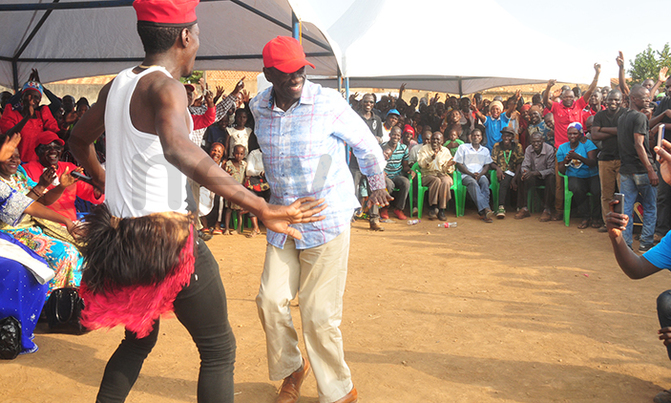 Besigye, Bobi Wine charm Bugiri voters Besigye, Bobi Wine charm Bugiri voters