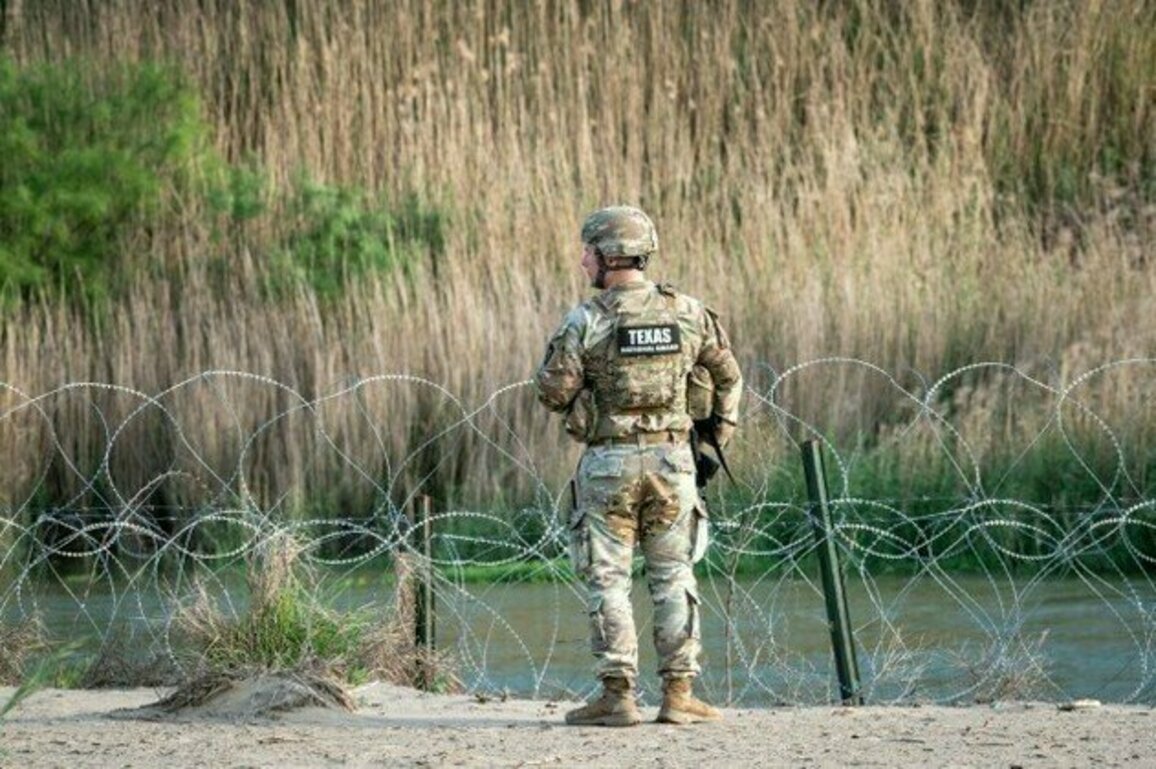 Texas Guard Members Bolster Border Patrol Efforts along Rio Grande