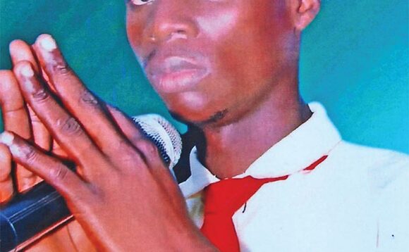 Lukwago gwe balumiriza okusobya ku bayizi. Lukwago gwe balumiriza okusobya ku bayizi.